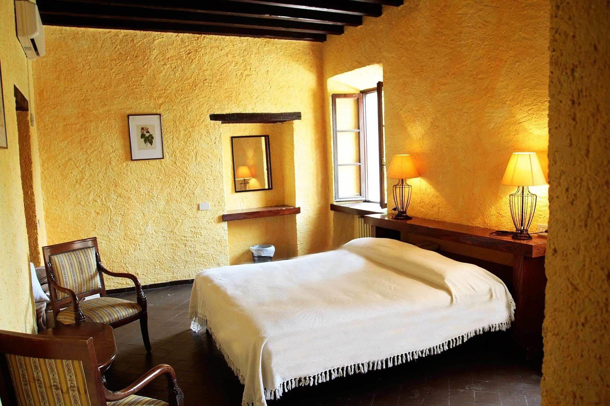Antico Borgo Bed & Breakfast Castellaro  ภายนอก รูปภาพ